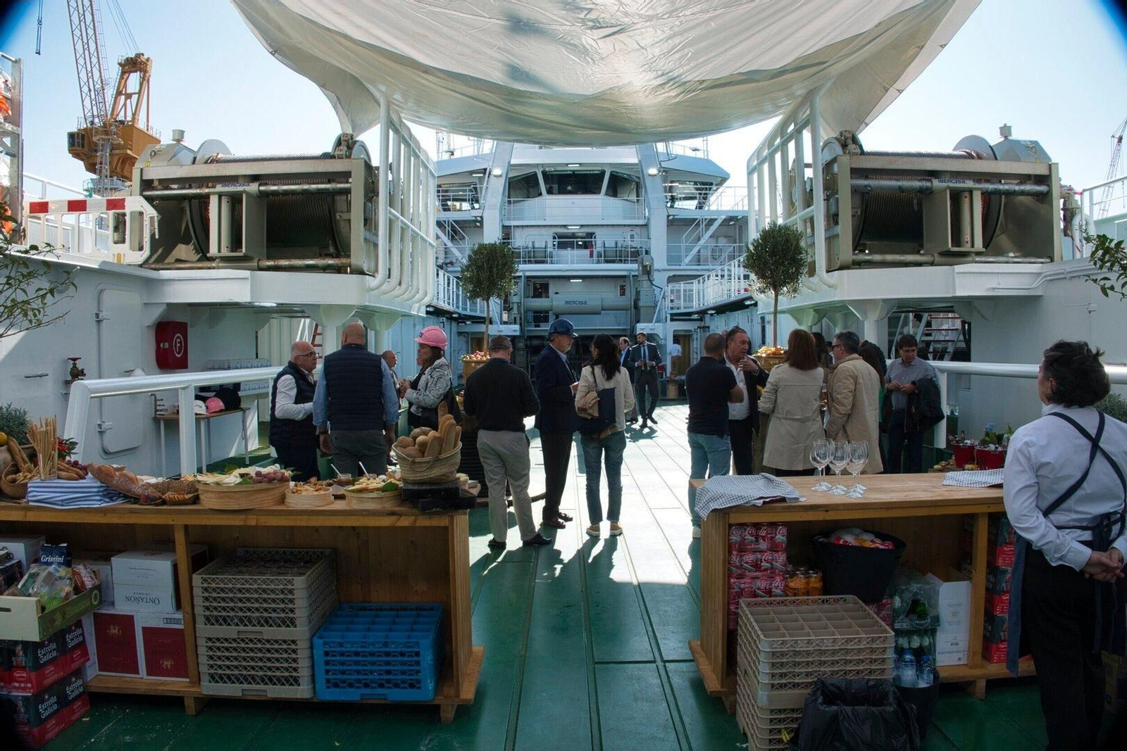 Visita al buque Hadassa Bay en astilleros Ría de Vigo.