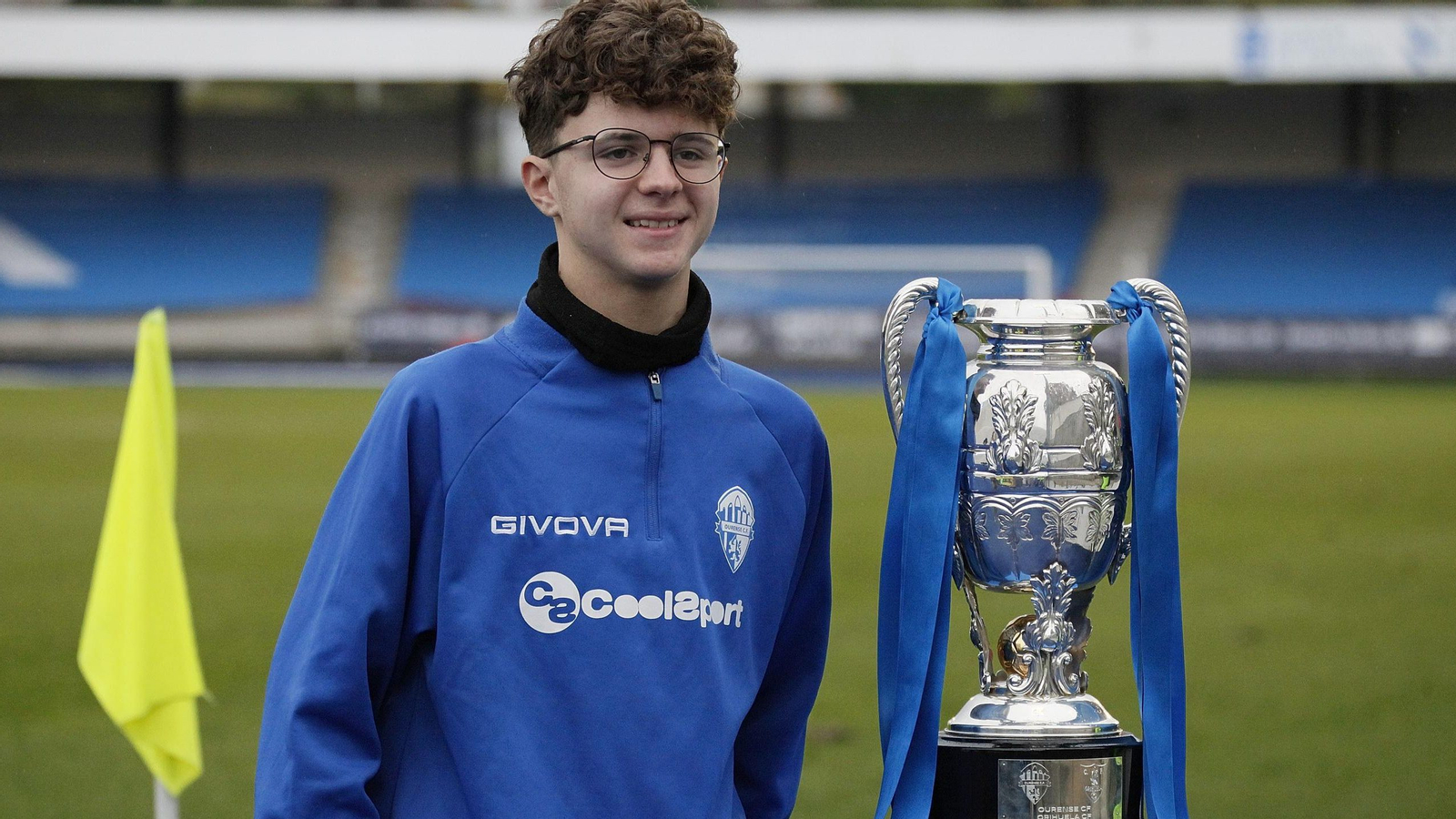 Galería | Tarde de lluvia y fútbol en O Couto para el Ourense CF y CD Guadalajara