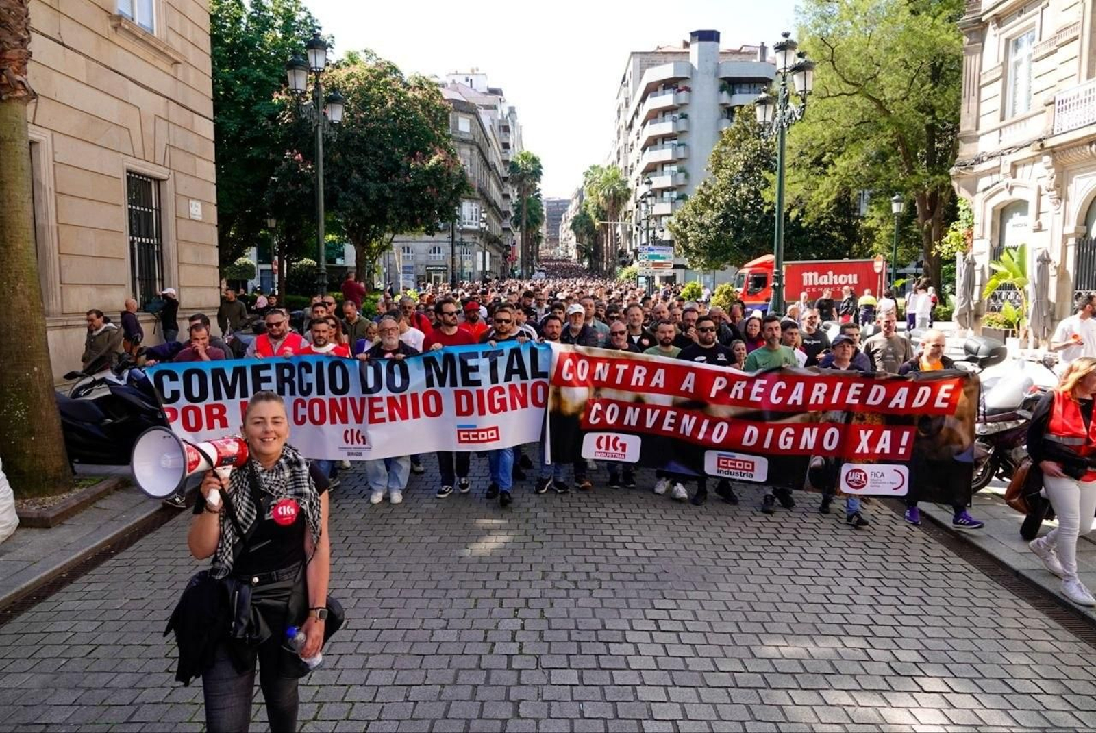 Galería | Masiva movilización del metal en Vigo en el inicio de la huelga