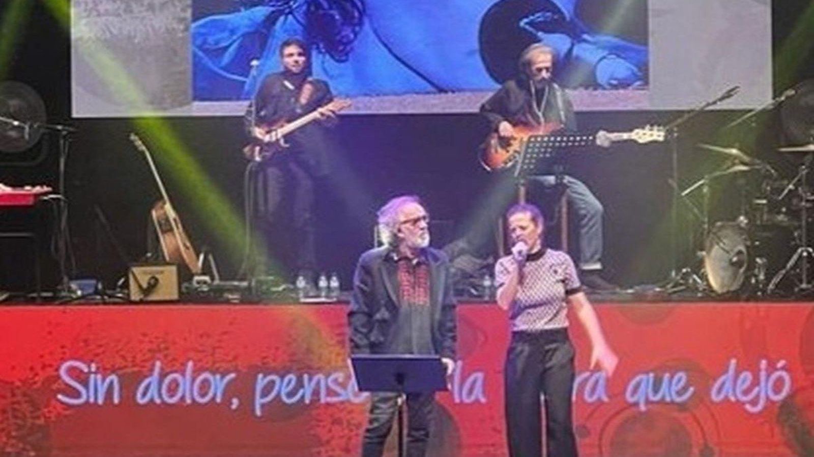 Teo Cardalda y Anni B. Sweet, en uno de los conciertos del homenaje.