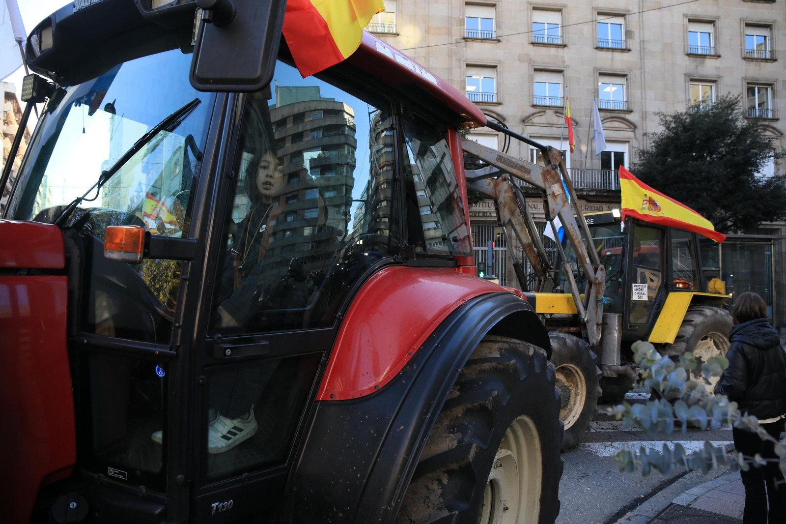 Galería | Los tractores toman Ourense y San Cibrao: "Se non estamos nós, vanse queimar ata as persianas dos edificios"
