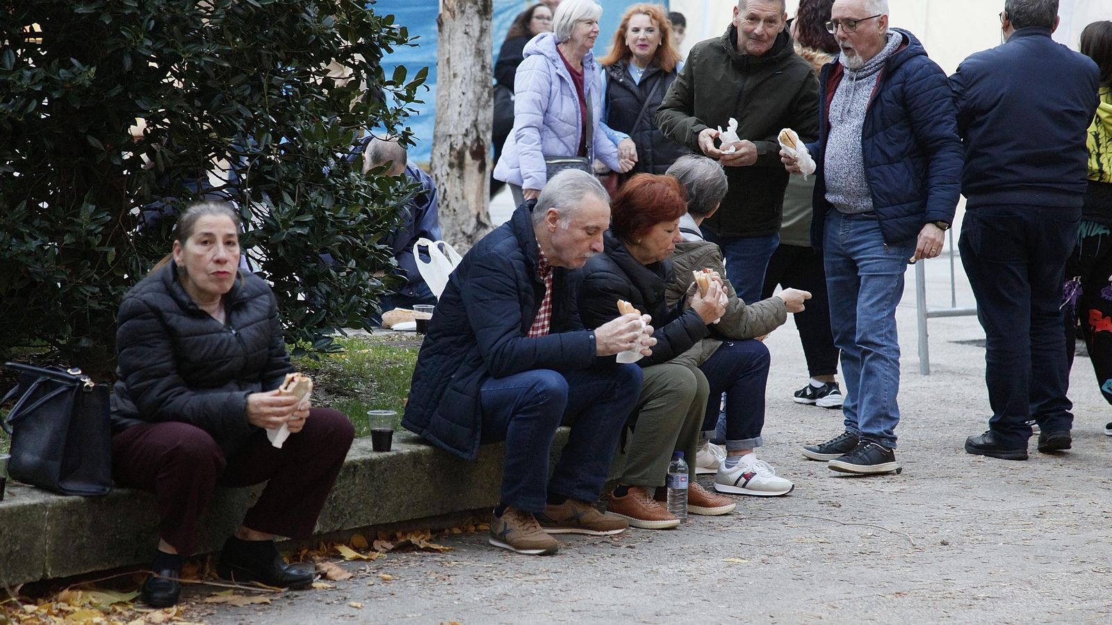 Galería | Cabezudos, castañas y bollo preñado para disfrutar de los magostos en la ciudad