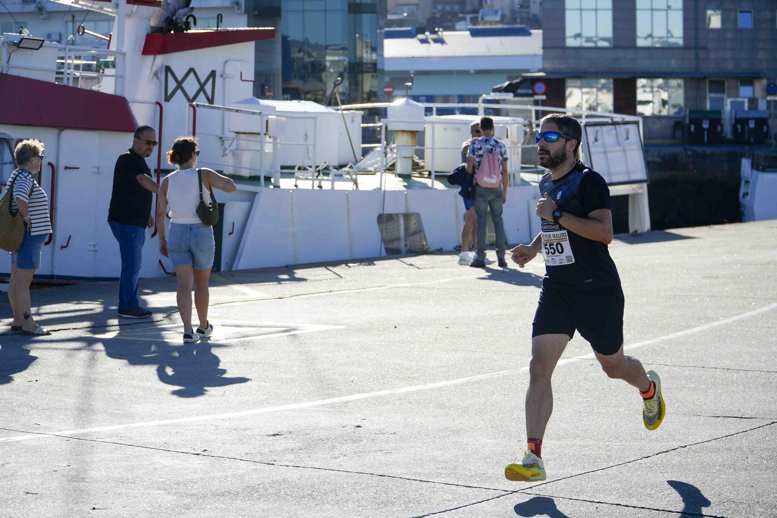 Galería | El puerto pesquero de Vigo acoge hasta cinco carreras organizadas por Carlos Adán