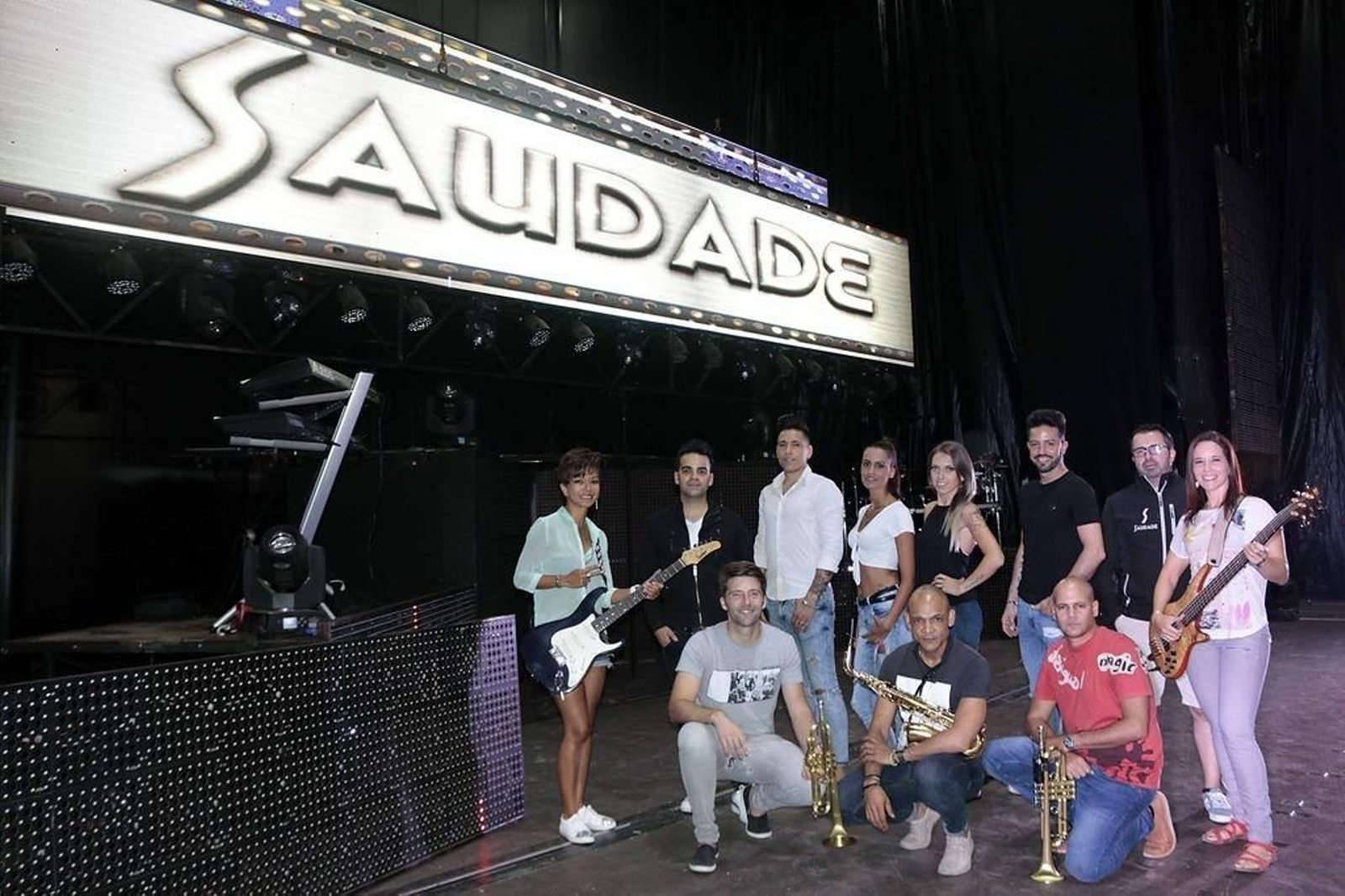 Los miembros de Orquesta Saudade horas antes de su actuación en las fiestas de San Campio.