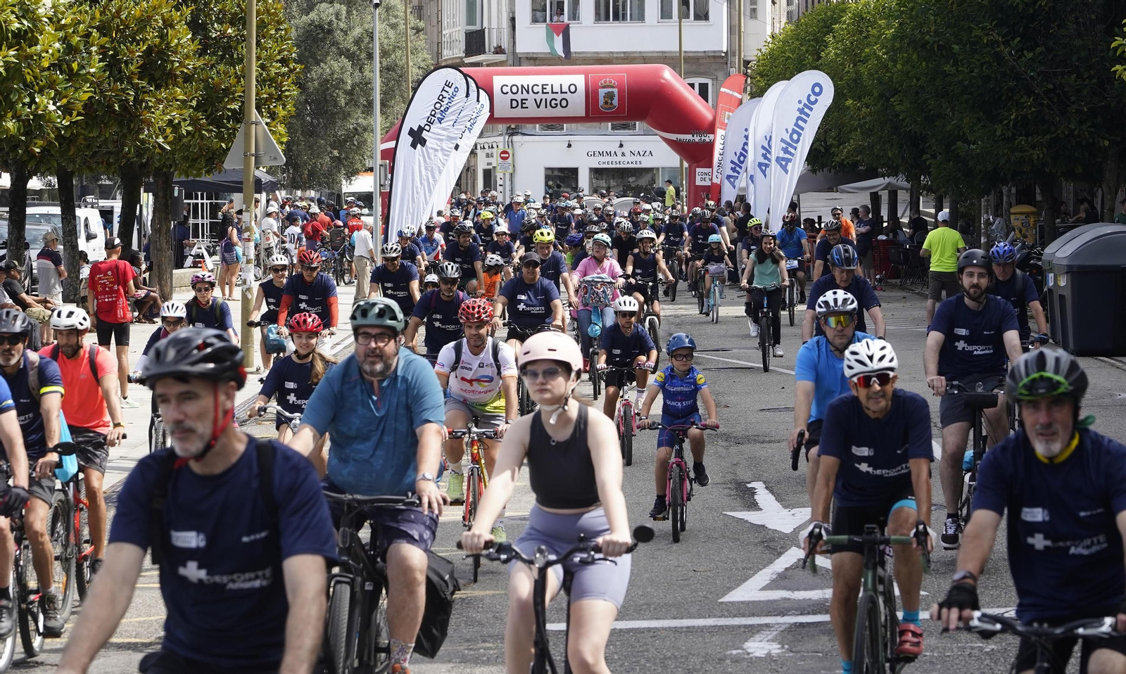 Galería | El ciclismo toma Vigo con la primera edición del Día de la Bici de Atlántico