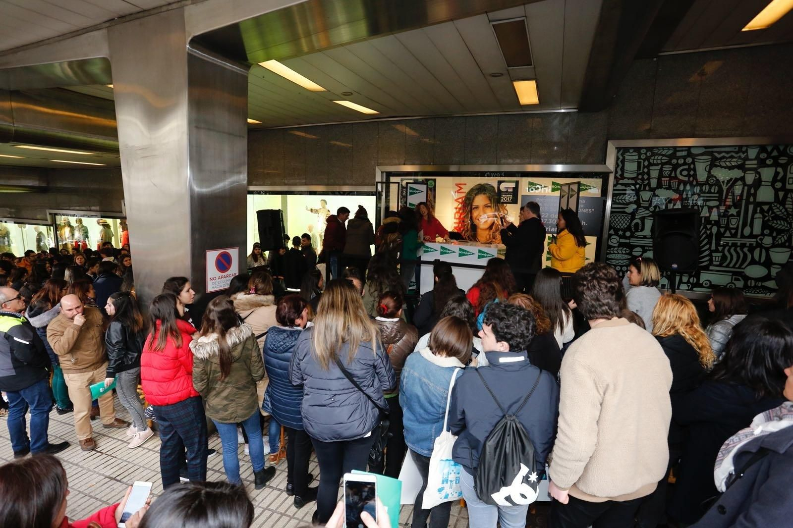 La gallega Miriam de Operación Triunfo en Vigo 10