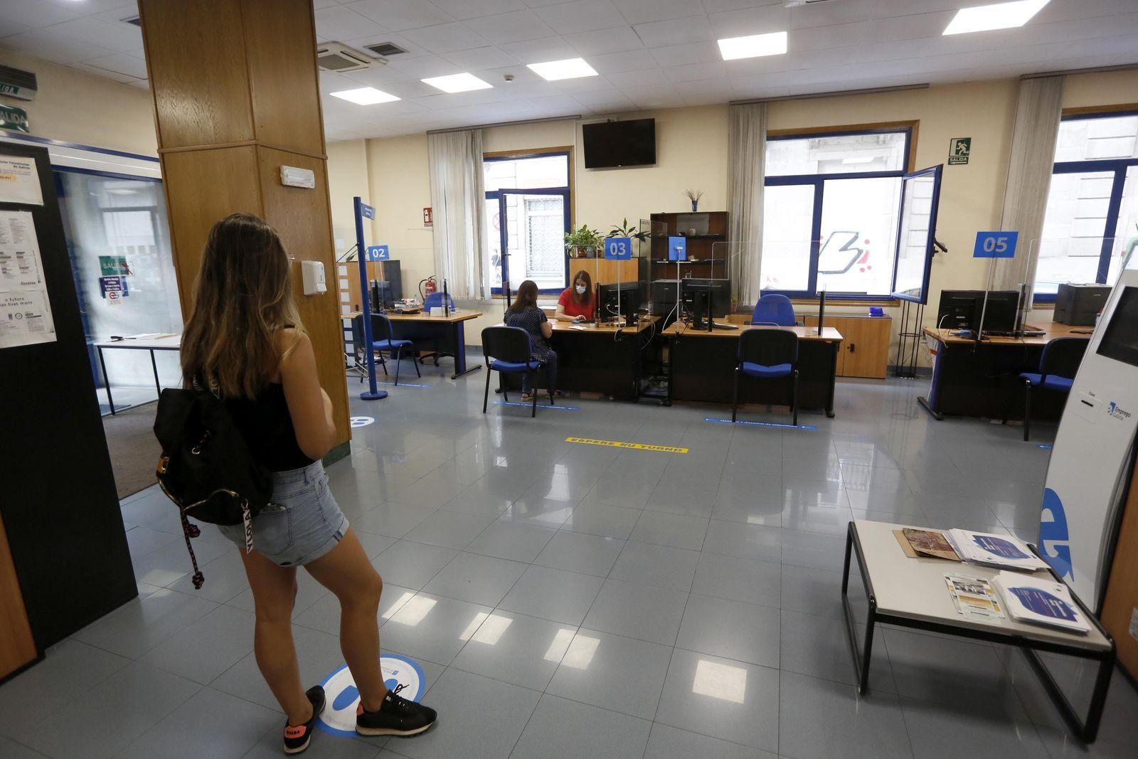 Una oficina de empleo en Ourense (XESÚS FARIÑAS).