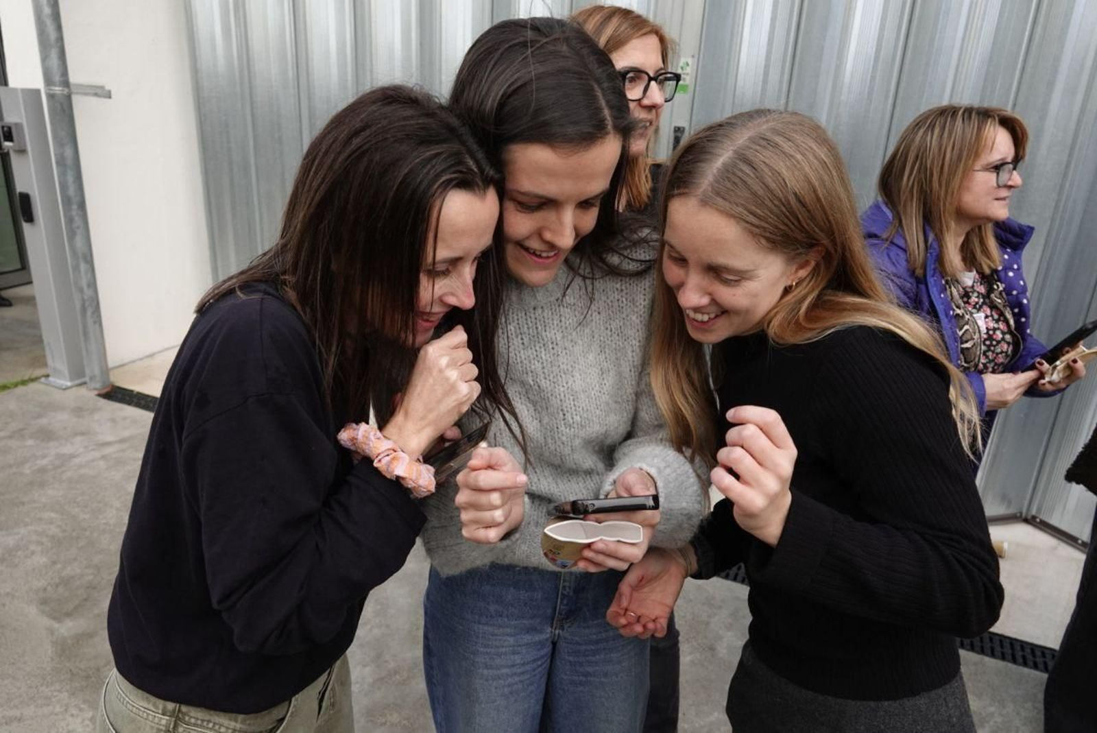 Galería | Los trabajadores de Bimba y Lola celebran el segundo premio de la Lotería de Navidad