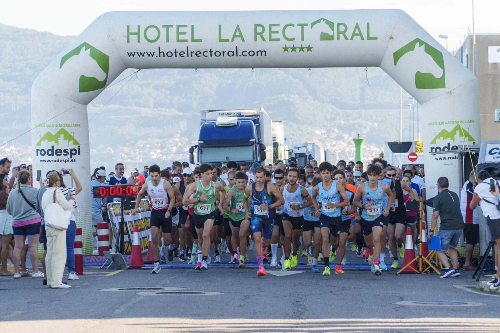Galería | El puerto pesquero de Vigo acoge hasta cinco carreras organizadas por Carlos Adán