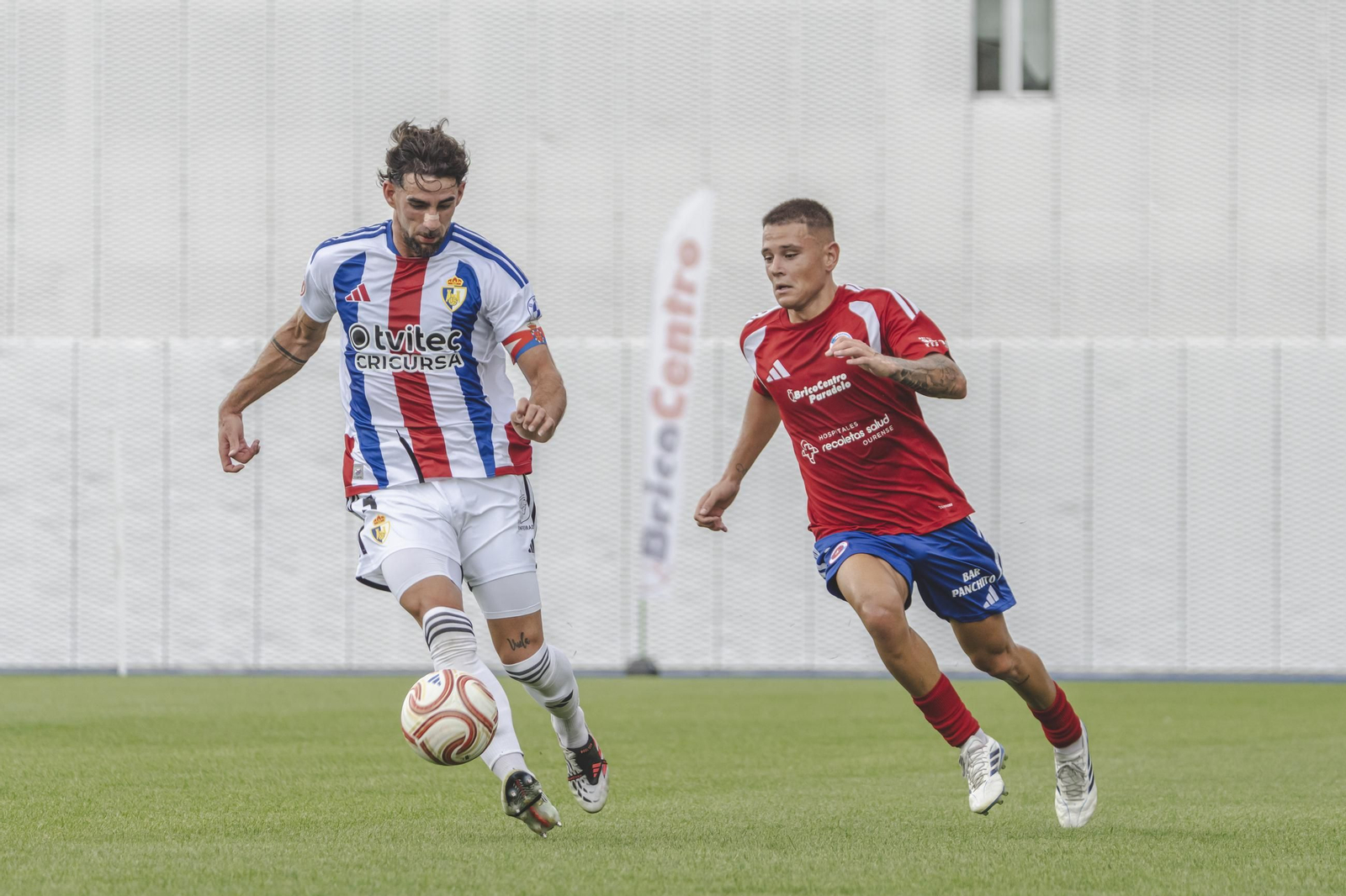 Galería | O Couto disfruta con el estreno de la UD Ourense en Primera Federación, en fotos