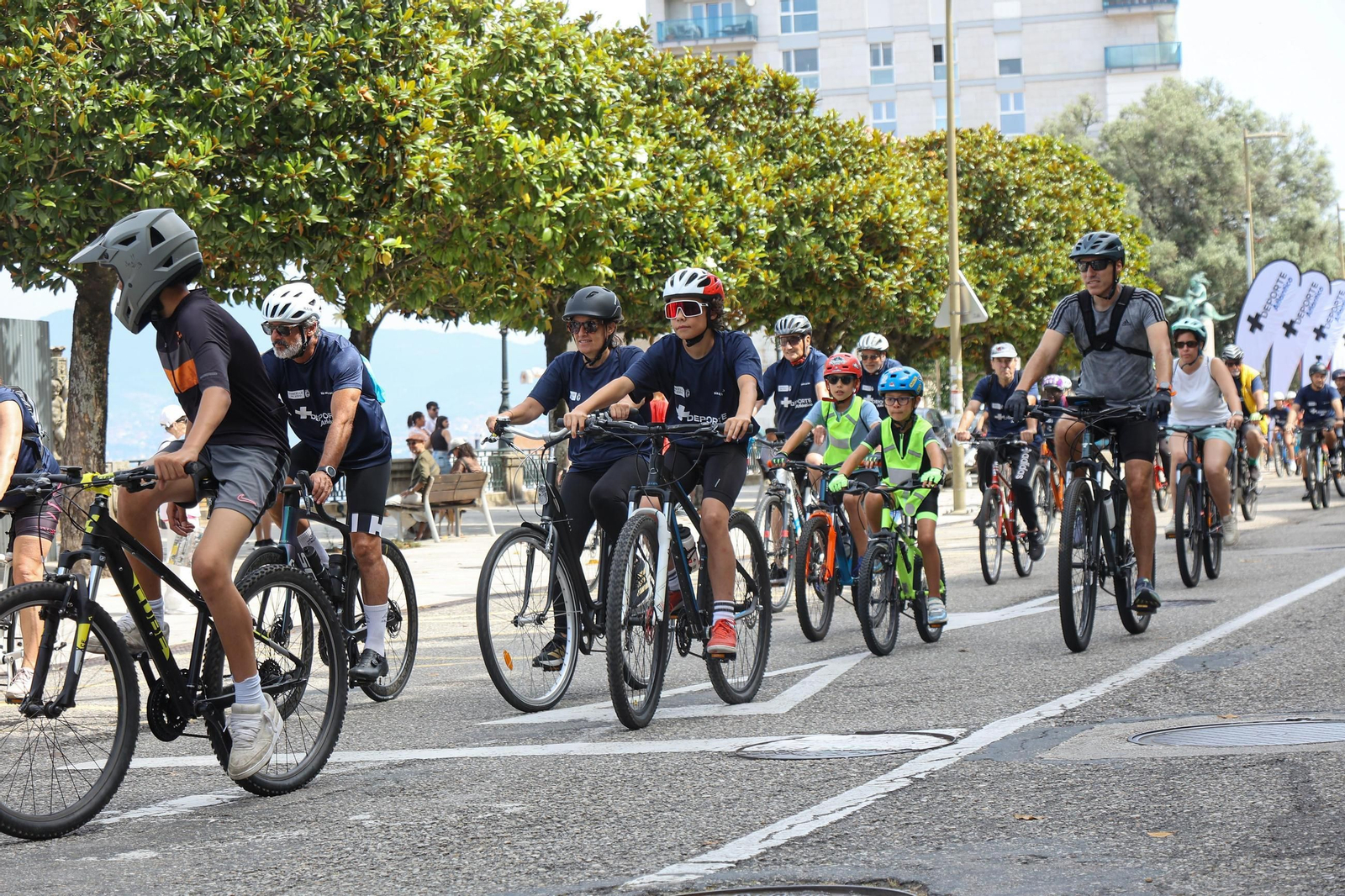 Galería | El ciclismo toma Vigo con la primera edición del Día de la Bici de Atlántico