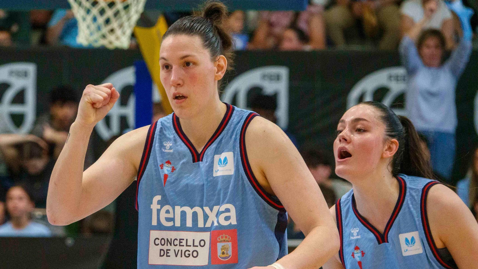 Diana Cabrera,  máxima reboteadora del Celta, celebra una canasta en el partido del pasado domingo.