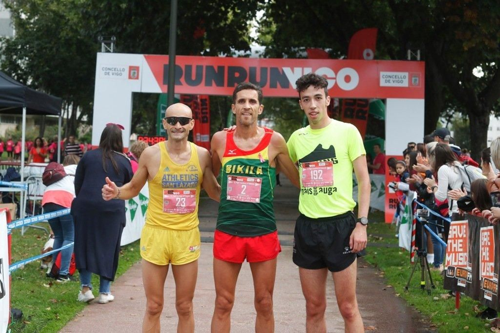 El color rosa abarrotó la Avenida de Castelao - JV Landín 201