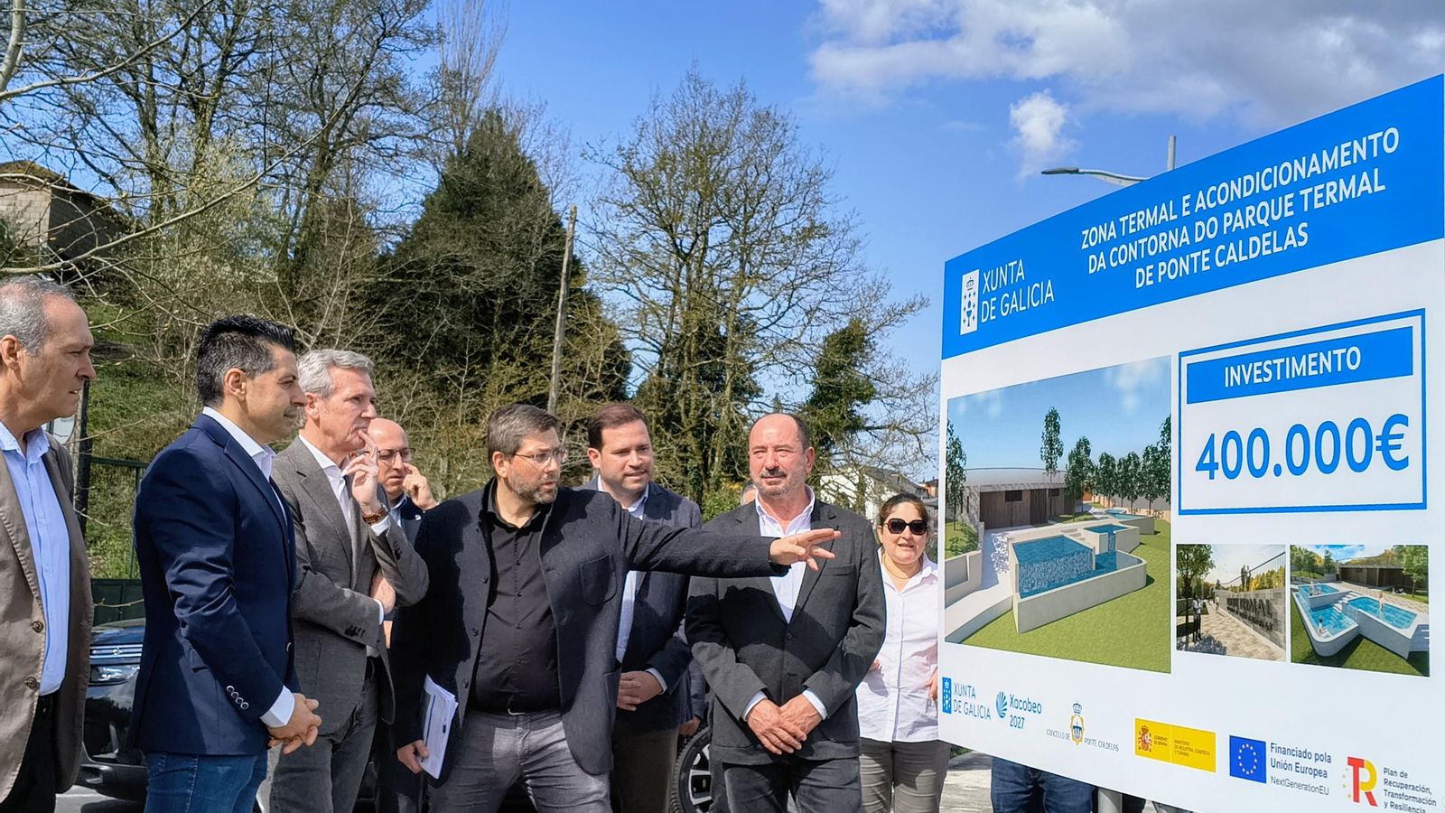 Alfonso Rueda y Andrés Díaz, junto al arquitecto del proyecto, Carlos Besada.