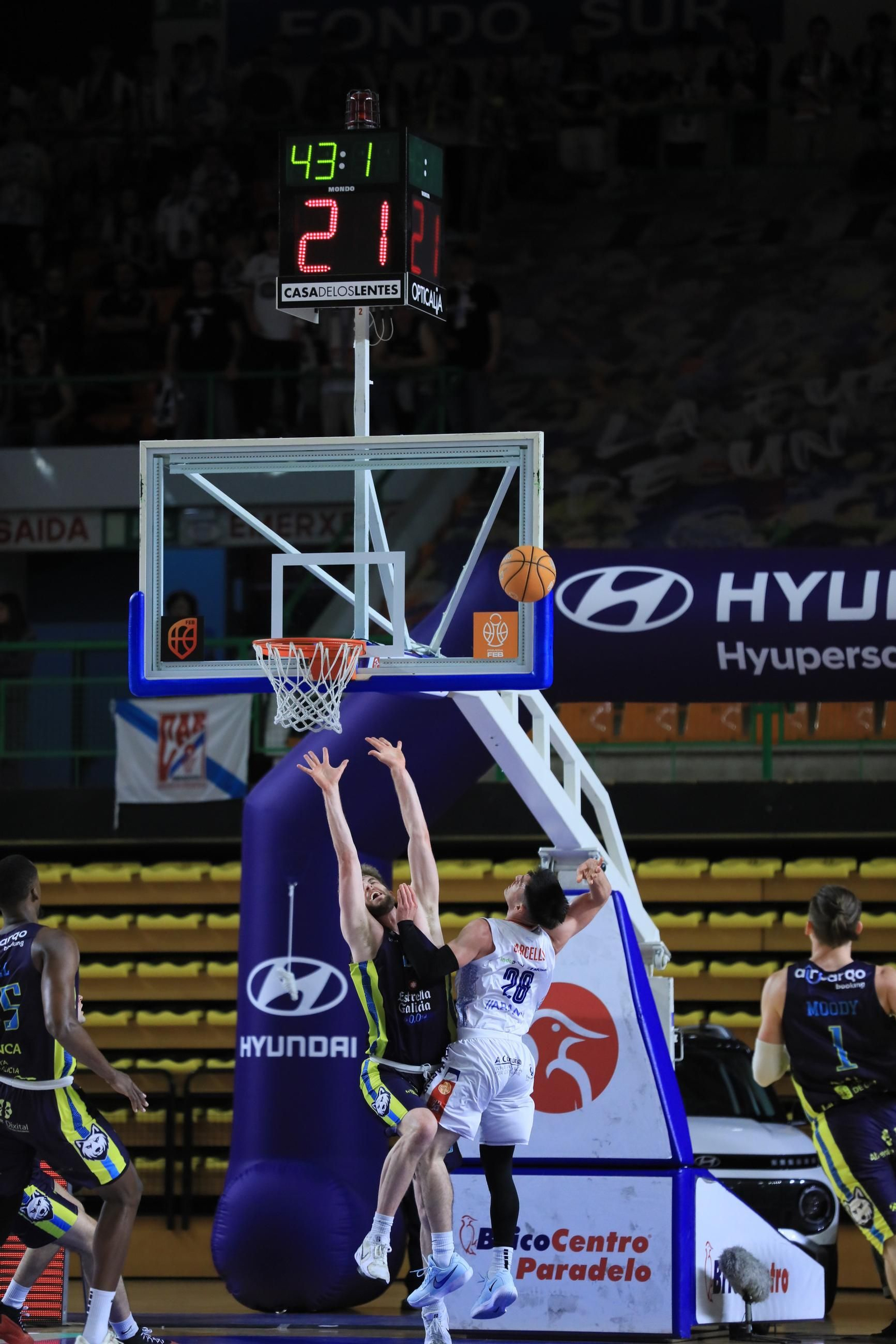 Galería | El Pazo, a reventar para el derbi COB-Obradoiro