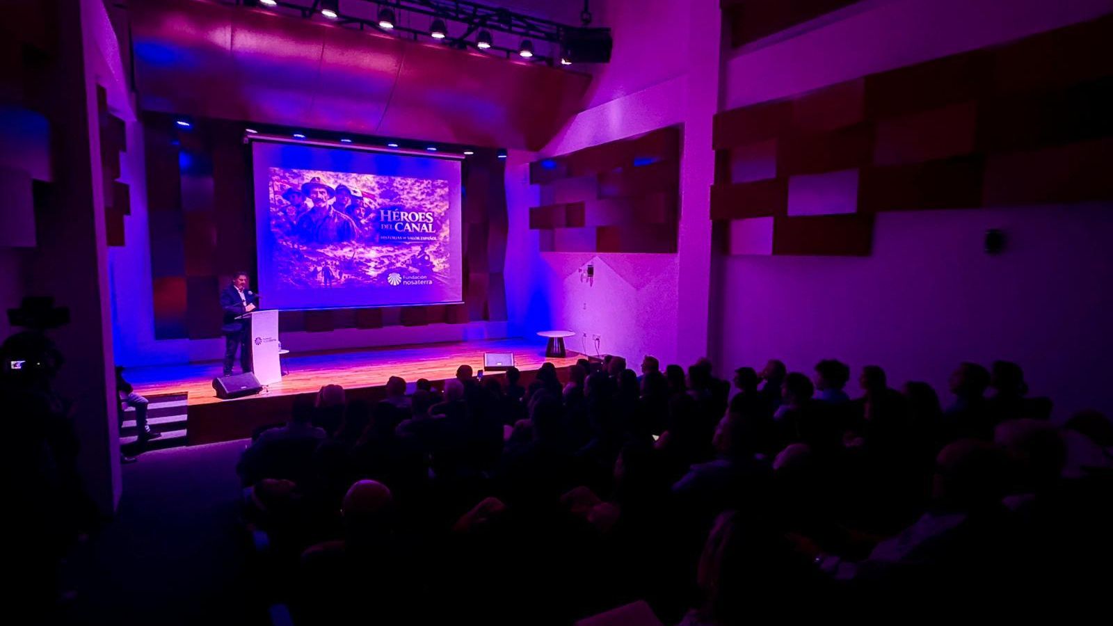 Sala donde se proyectó el documental