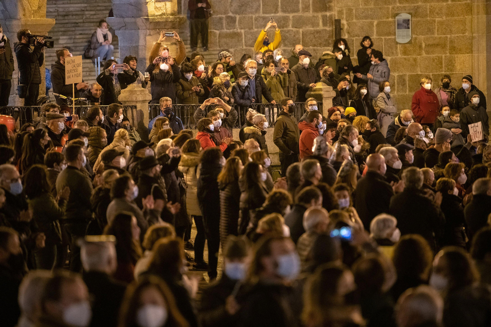 La manifestación de SOS Ourense colapsa la ciudad // FOTO: ÓSCAR PINAL
