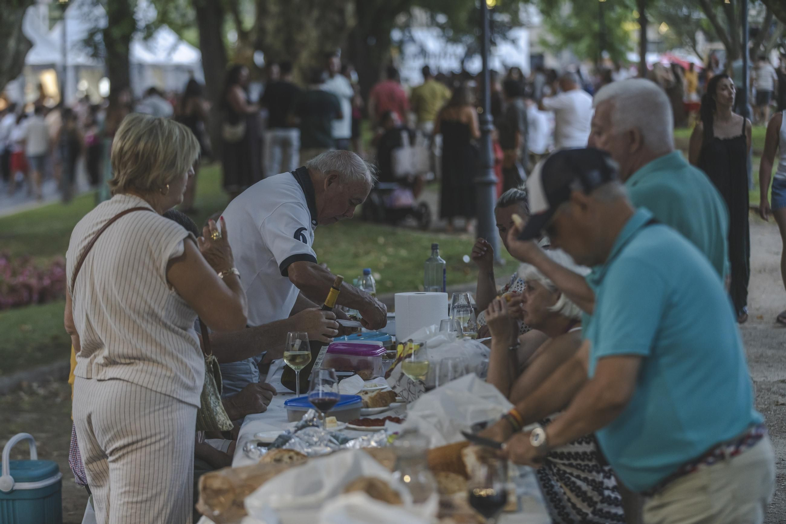 Galería | Brindis, música y tradición para inaugurar la Feria del Viño de Monterrei, en fotos