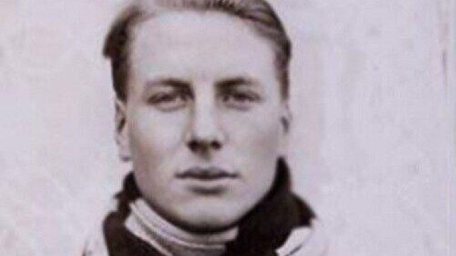 Andrew Irvine. // Wikipedia
