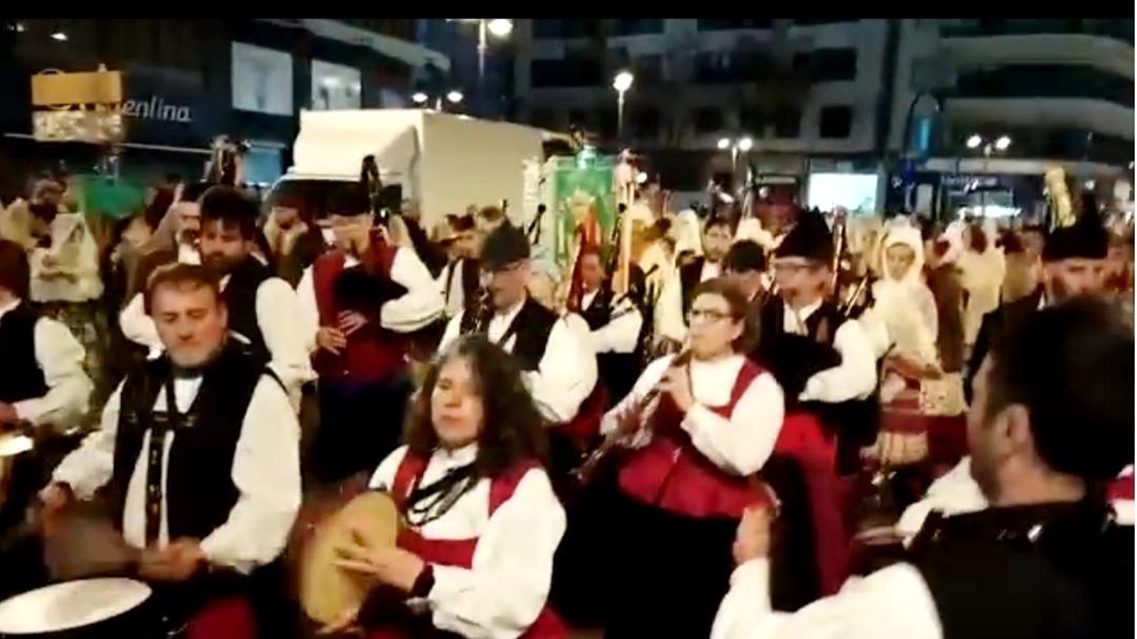 Grupo de folklore del Centro Gallego de Valencia