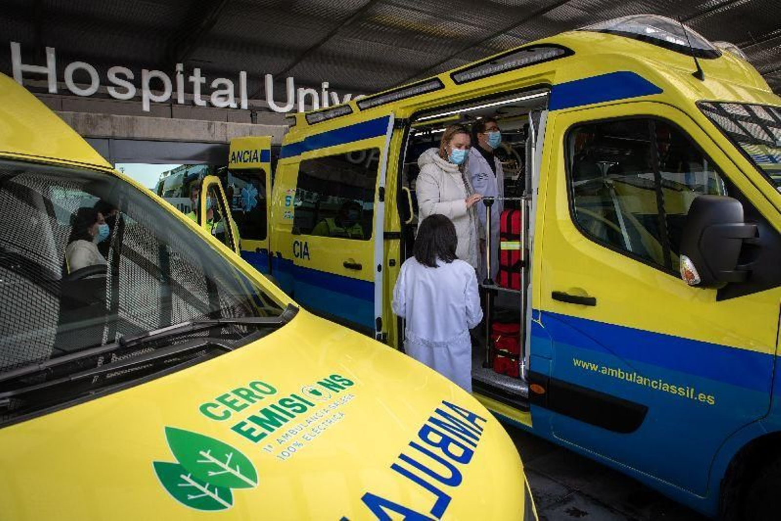 Nuevas ambulancias eléctricas y unidades medicalizadas del Área Sanitaria de Ourense, Verín y O Barco.