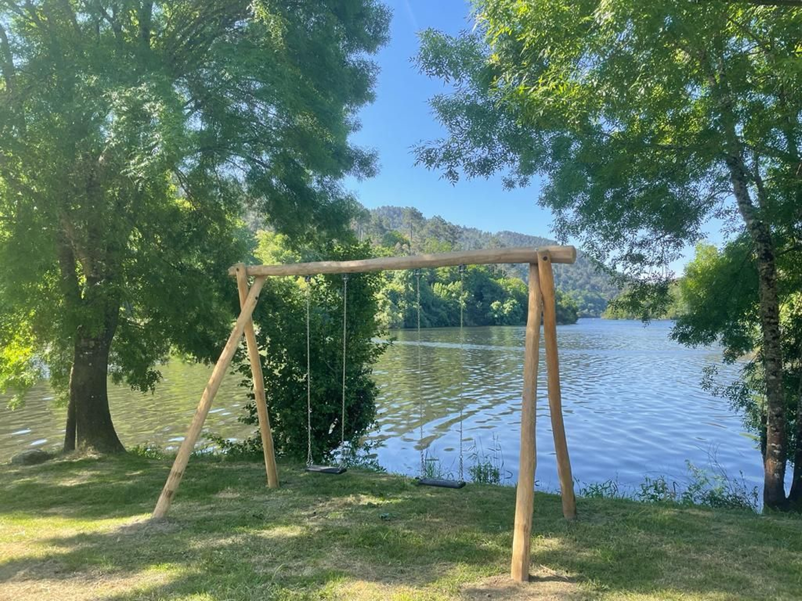 Columpio turístico en Arnoia.