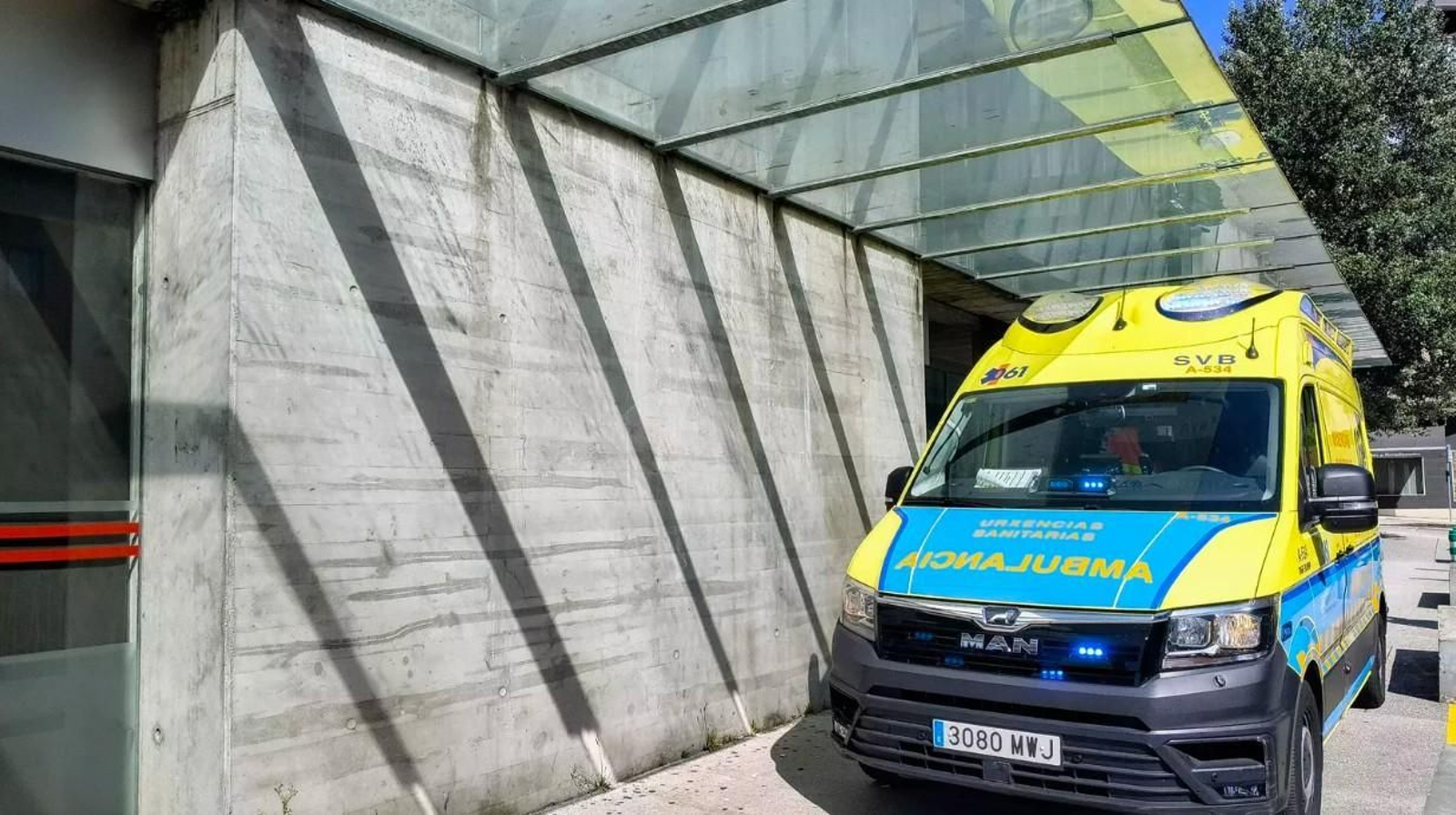 Una ambulancia en el PAC de Urgencias de A Parda, en Pontevedra.