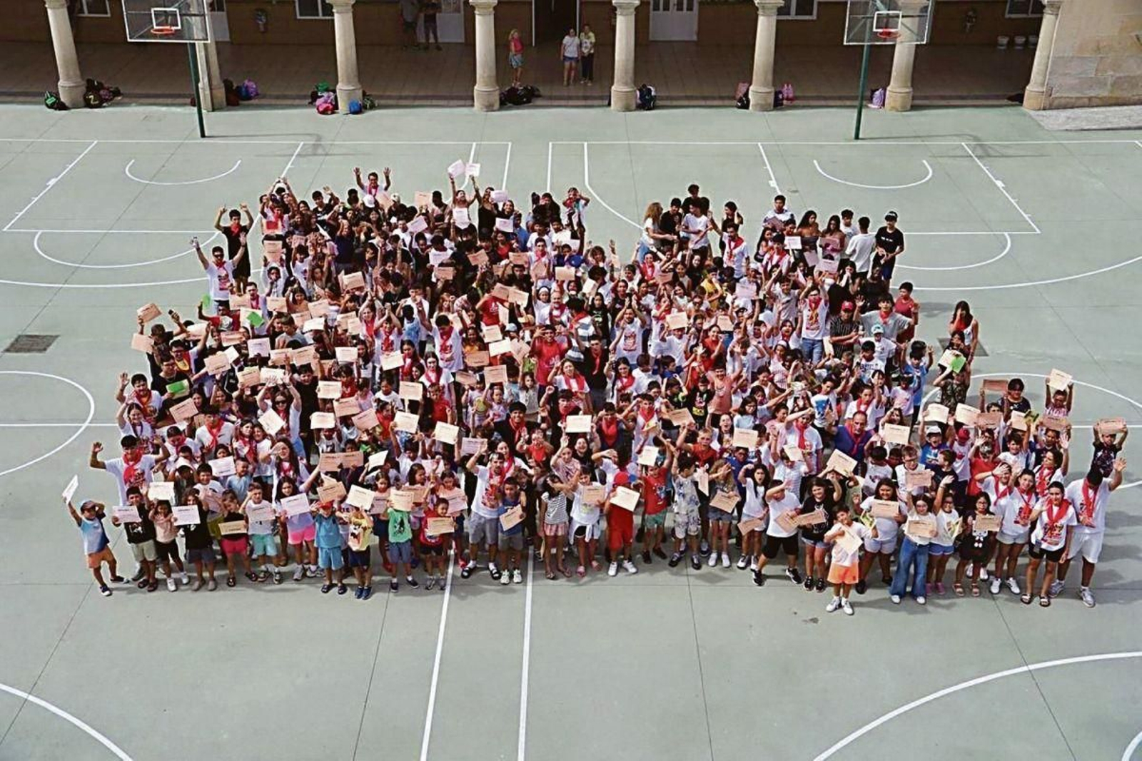 Escolares en Salesianos.