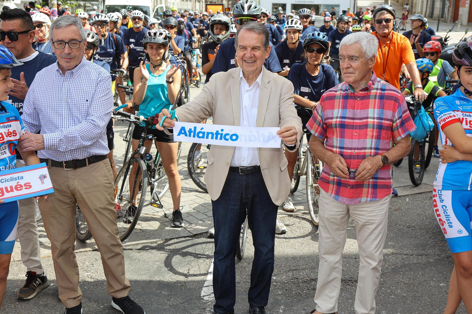 Galería | El ciclismo toma Vigo con la primera edición del Día de la Bici de Atlántico