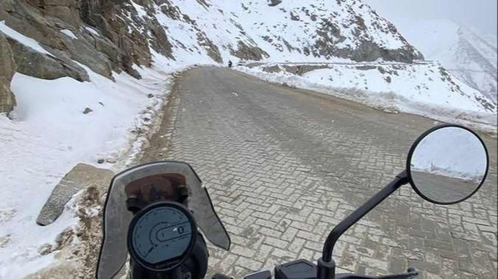 ¿Sabe usted que un vecino de Albarellos se encuentra a 5.359 metros en el Himalaya y asegura que “fai un frío do carallo”?