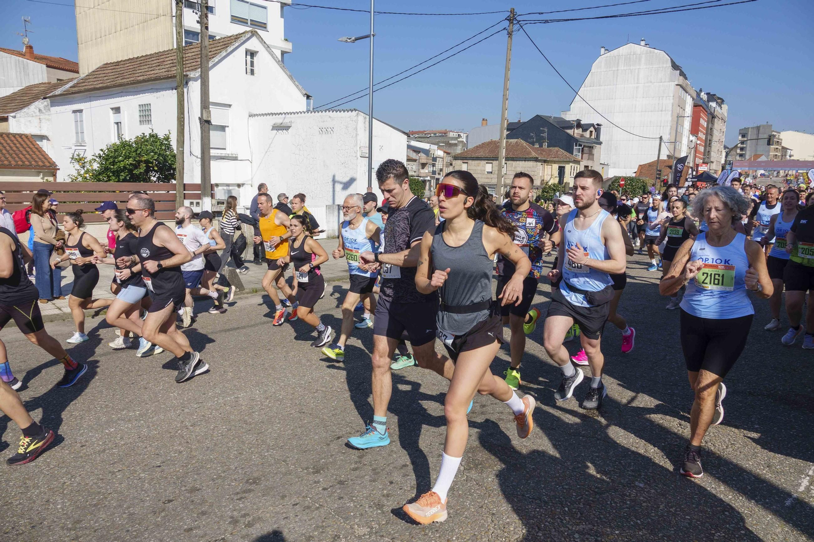 Galería | Pequeños y mayores se divierten en la 10K de Porriño
