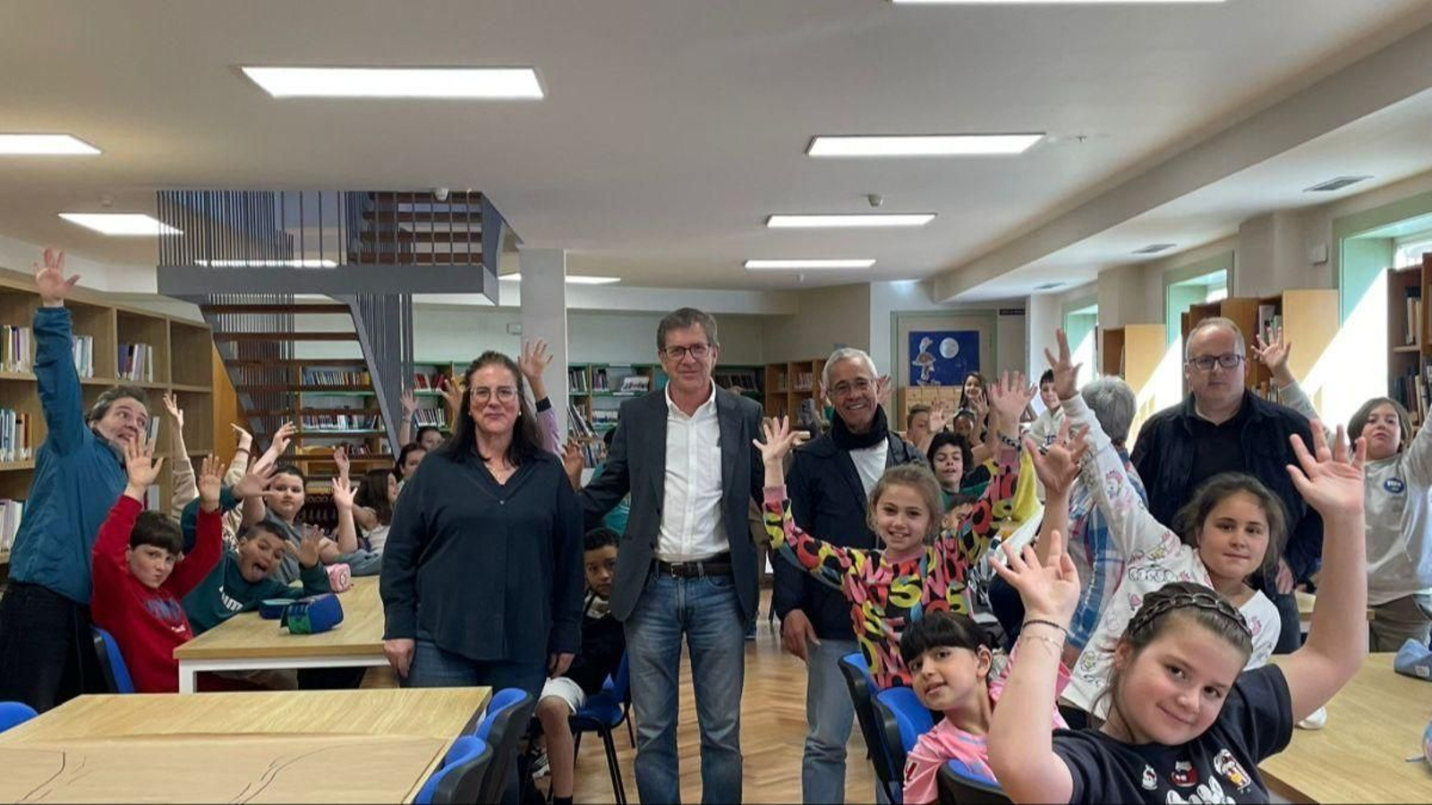 Participantes durante a actividade na biblioteca de Xinzo de Limia.