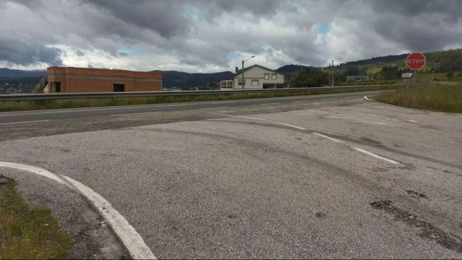 ¿Sabe usted que Ourense está harto de los parches estéticos en las carreteras?