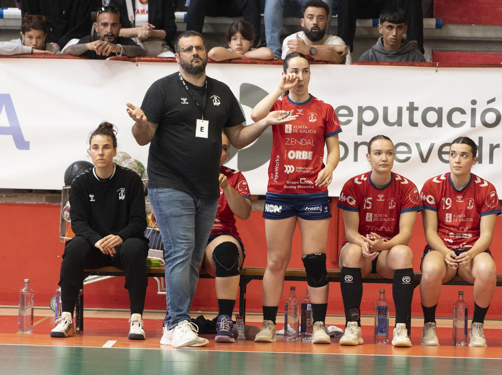 Galería | Porriño y Guardés se miden en el derbi femenino