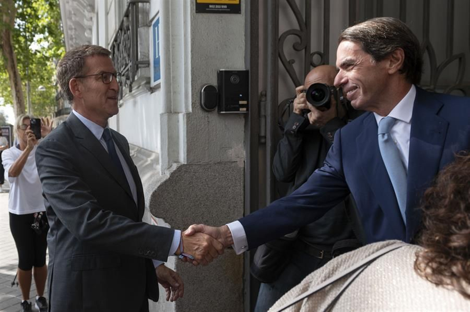 Alberto Núñez Feijóo y Aznar (EFE).