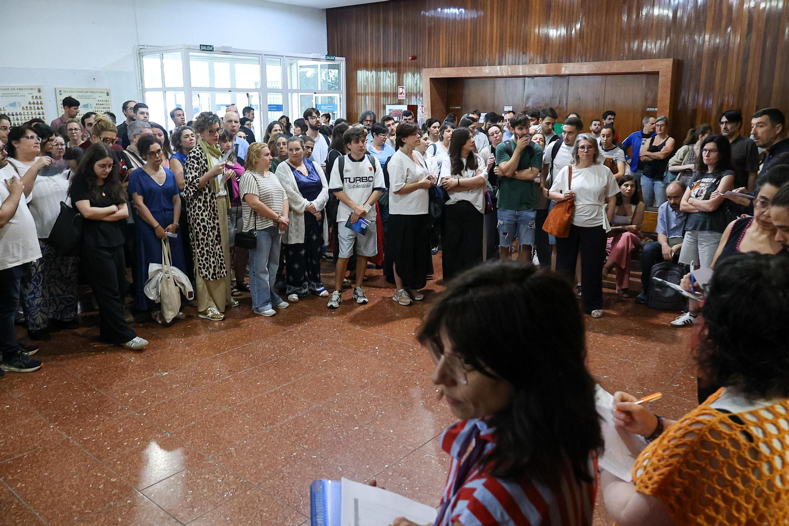 Galería | Más de 2.000 personas buscan plaza en las oposiciones de Educación en Vigo