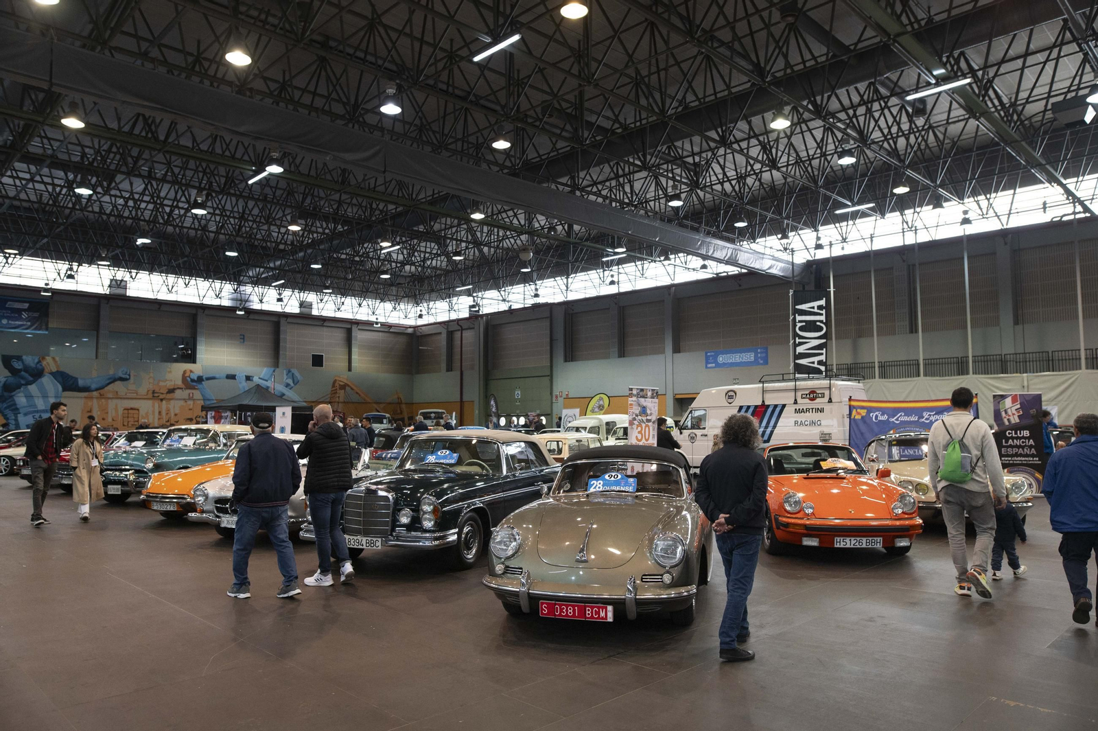 Galería | Expourense retrocede varias décadas con la belleza de los coches clásicos