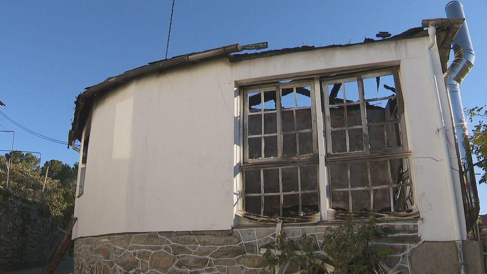 La casa calcinada en Salvaterra do Miño.