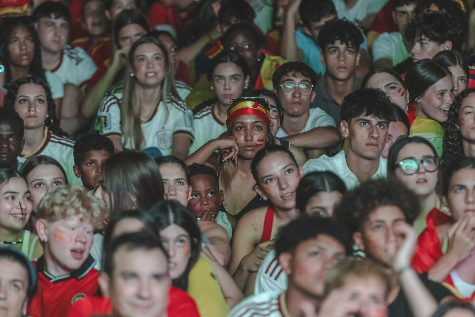 Galería | La ilusión por España en la semifinal tiñe de rojo la provincia de Ourense, en fotos