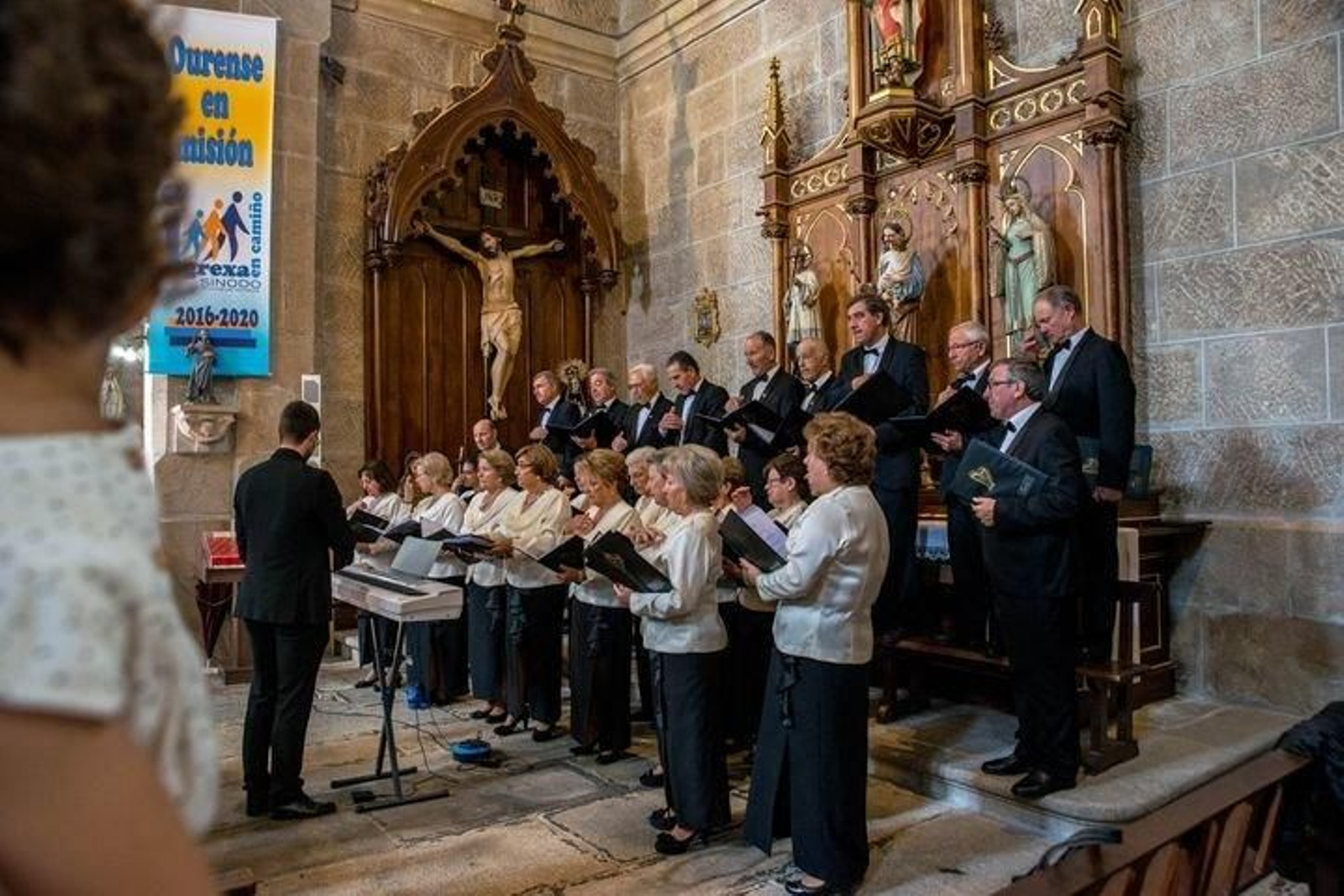 La misa en honor a San Vitorio estuvo acompañada por la música.