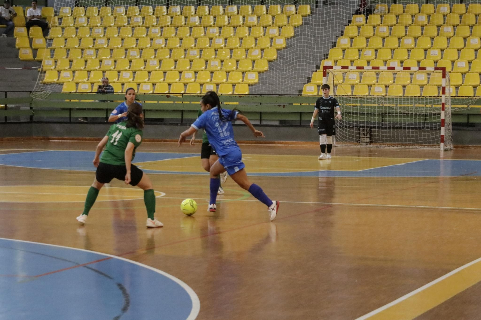 Galería | El Ourense Ontime se despide con victoria de Os Remedios