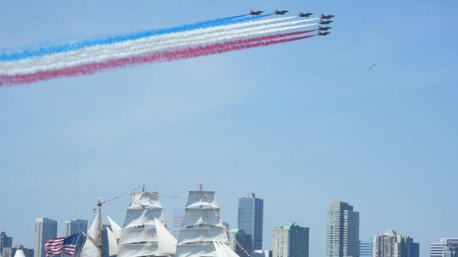 Aviones estadounidenses sobrevuelan Nueva York un 4 de julio.