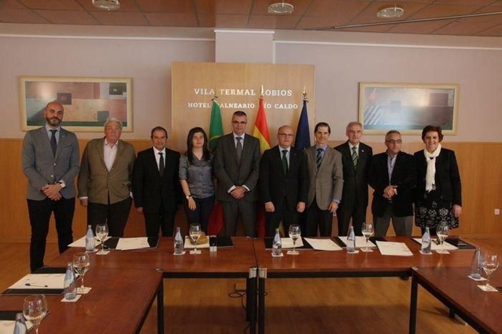 José Antonio Armada, Avelino de Francisco, Joaquim José Cracel, Mari Carmen Yáñez, Santiago Villanueva, Manuel Baltar, Francisco Marín, Roberto Castro, Plácido Álvarez y María José Nóvoas.