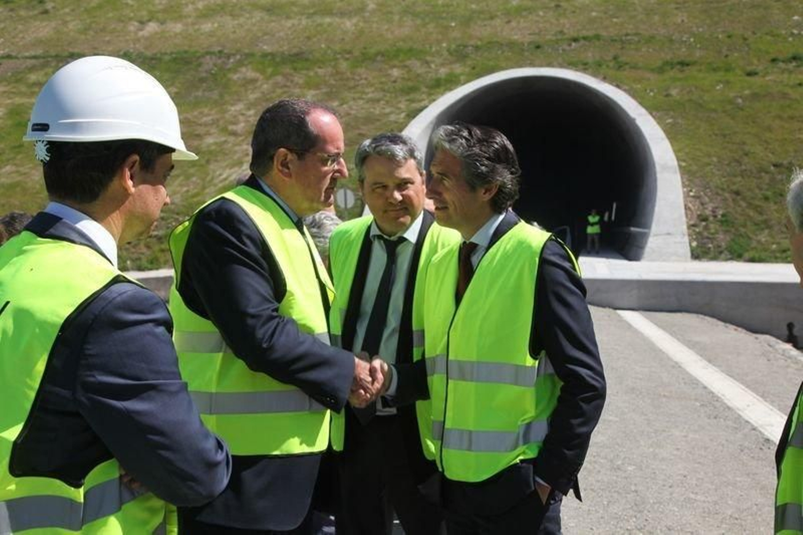 Vilavella. 11-04-2017. Visita del ministro Ignacio de la Serna a los túneles del AVE en  O Espiño, Vilavella, O Cañizo.José Luis Sarabia e Ignacio de la Serna. Paz