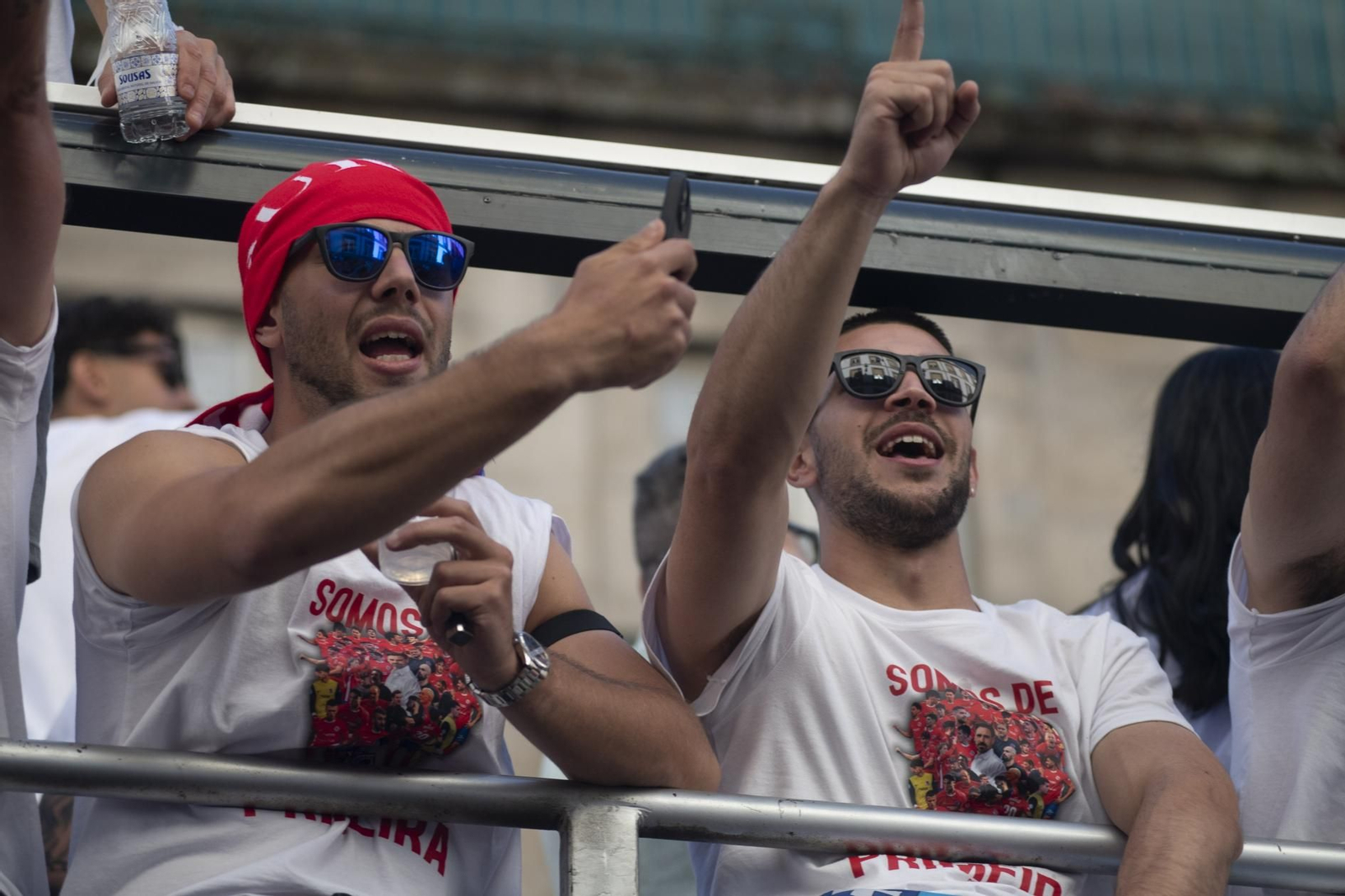 Galería | La aplaudida acogida de los unionistas a la UD Ourense contrasta con la pitada a Jácome en la Plaza Mayor, en fotos