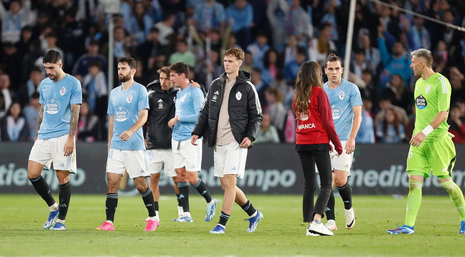 Partido entre el Celta y el Atlético de Madrid. // J.V. Landín