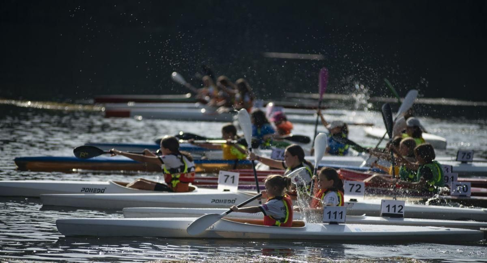 Salida de una de las pruebas de las más jóvenes en la edición del año pasado de la Regata   de Cenlle.