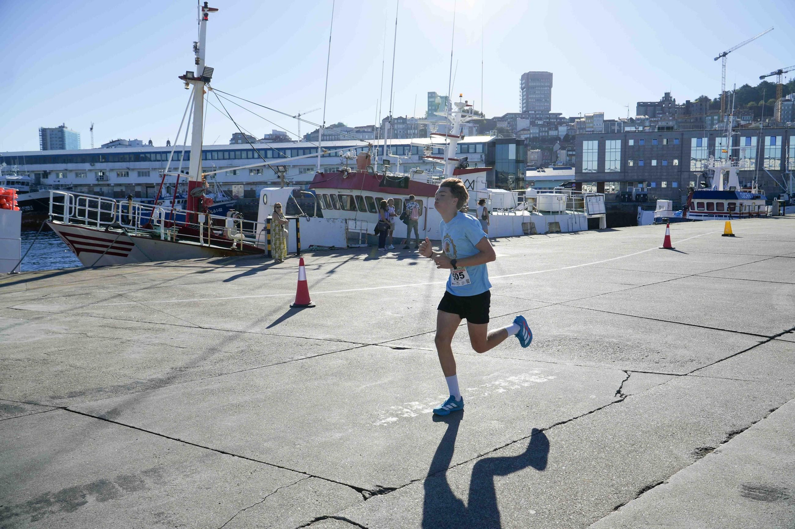 Galería | El puerto pesquero de Vigo acoge hasta cinco carreras organizadas por Carlos Adán