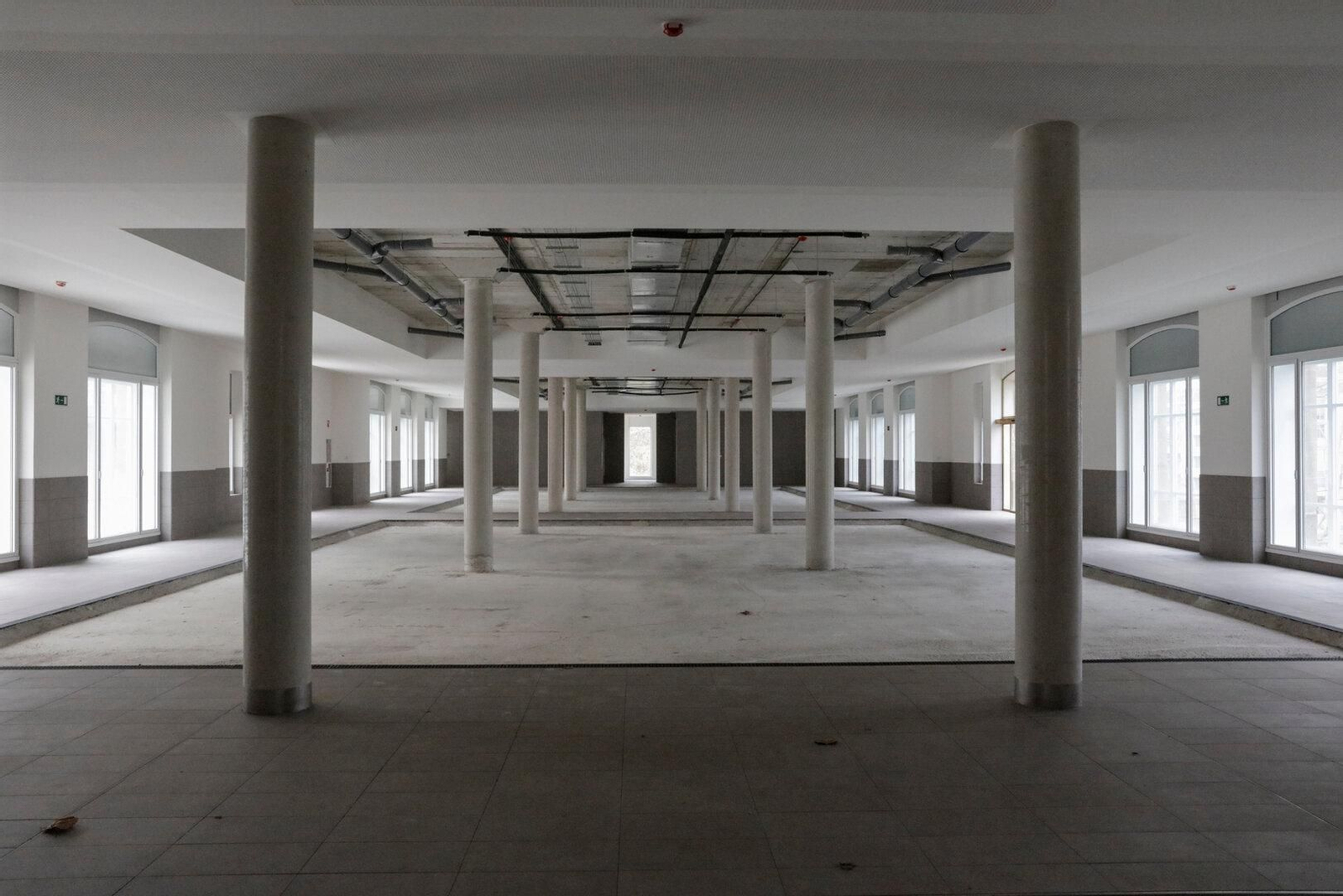 Interiores de la Plaza de Abastos de Ourense.