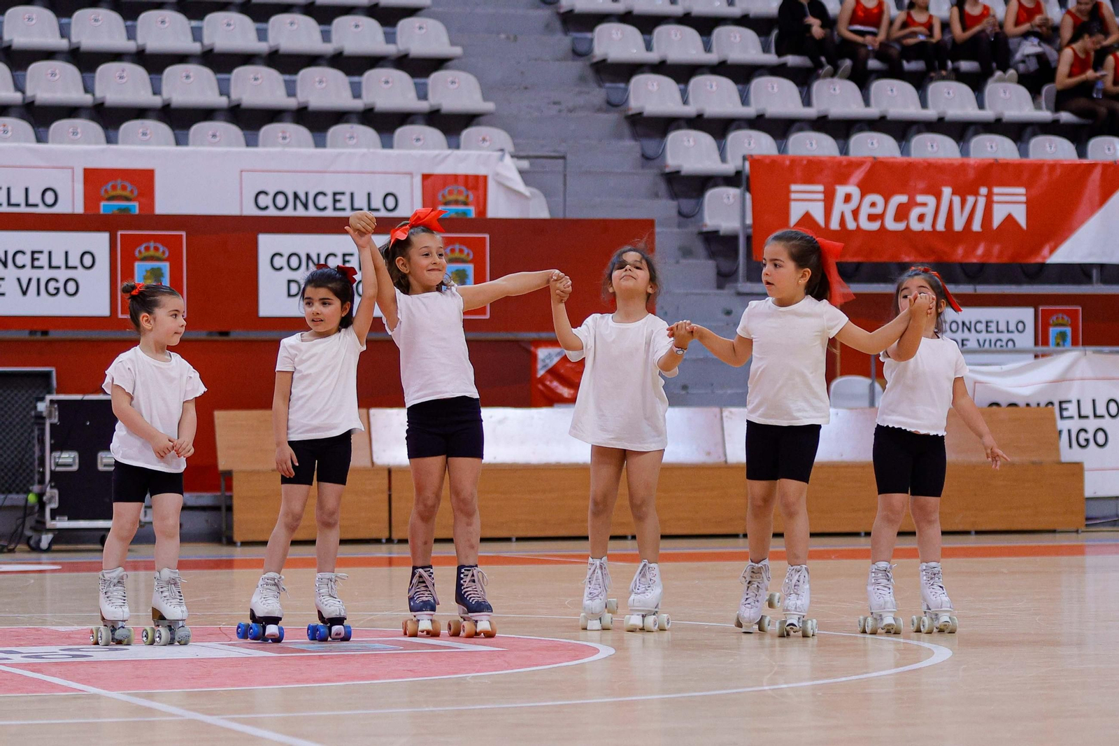 Galería | El pabellón de As Travesas celebra el Día do Patín